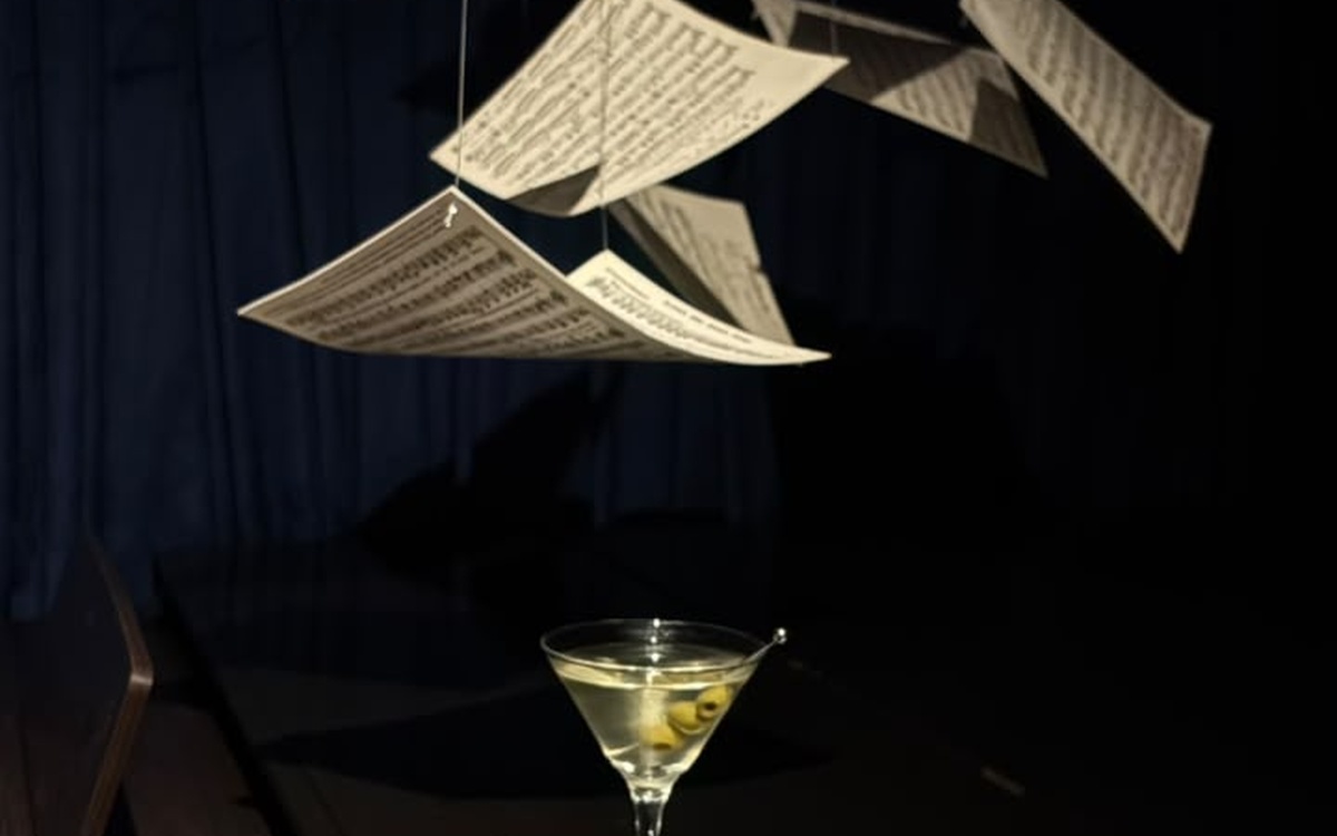 VICTROLA PIANO BAR — imagen 1